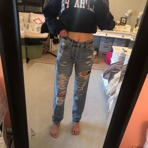 American eagle hi-rise girlfriend jeans— ripped